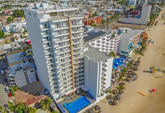 Pacific Palace Beach Tower Hotel has Balcony rooms