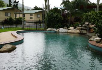 Cairns Crystal Cascades Holiday Park has Balcony rooms