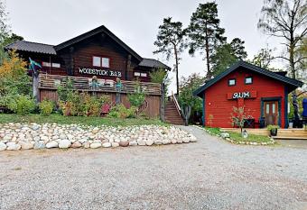 Woodstock B & B Studios has Balcony rooms