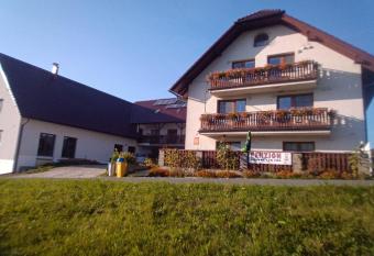 Chalupa u pramene has Balcony rooms