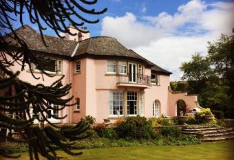 Melfort House allows 18 year olds to book a room