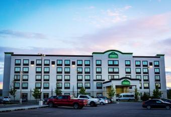 Wingate by Wyndham Calgary Airport allows 18 year olds to book a room