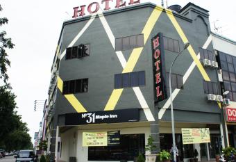 No.31 Maple Inn allows 18 year olds to book a room