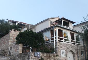 Apartments Marija Bajto has Balcony rooms