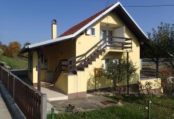 Holiday Home Dora has Balcony rooms