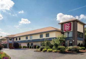 Red Roof Inn Hartford - Vernon has Smoking rooms