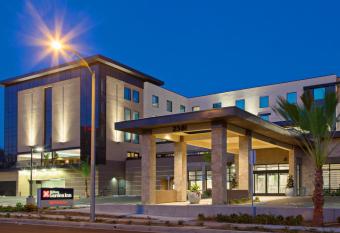 Hilton Garden Inn Irvine/Orange County Airport allows 18 year olds to book a room