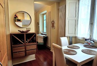 Charming Liberty Flat has Balcony rooms