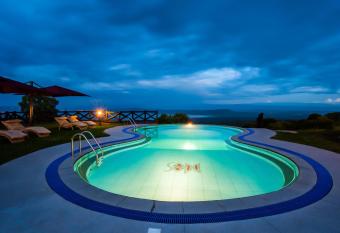 Lake Nakuru Sopa Lodge has Balcony rooms