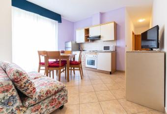 Residenza Melucci has Balcony rooms