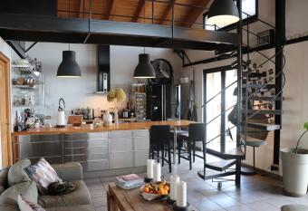 Skylark Bed & Breakfast has Balcony rooms