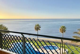 MI CAPRICHO A12 BEACHFRONT - Apartment with sea view- Costa del Sol has Balcony rooms