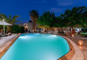 Inspira Boutique Hotel - Adults Only allows 18 year olds to book a room