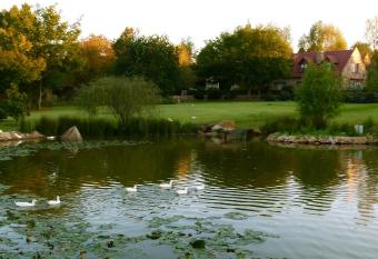 Delagoa Cottage Dullstroom allows 18 year olds to book a room