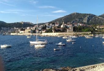 Apartment and rooms Hvar Sunset has Balcony rooms