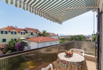 Apartments Nata  a has Balcony rooms