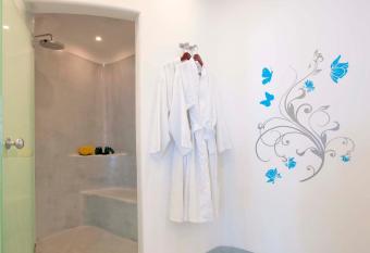 Absolute Bliss allows 18 year olds to book a room