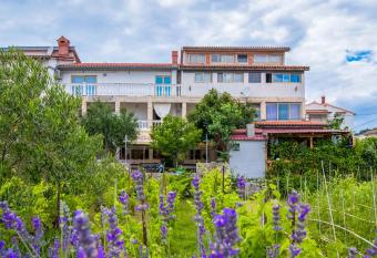 Apartments Zeljka has Balcony rooms