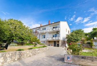Apartment Ivanka has Balcony rooms