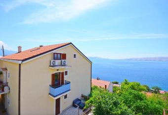 Apartments Ivanka has Balcony rooms