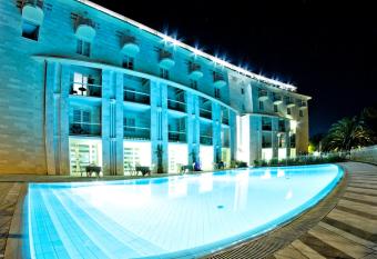 Onda Marina Residence Rta allows 18 year olds to book a room