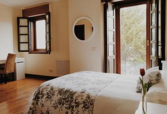 Casa do Marqu  s has Balcony rooms