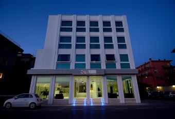 Hotel San Giuliano allows 18 year olds to book a room