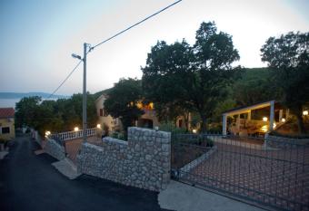 Apartments Marinko has Balcony rooms