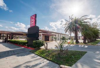 Red Roof Inn Morgan City has Smoking rooms