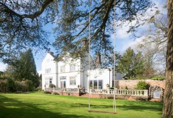 Blaisdon House B&B allows 18 year olds to book a room