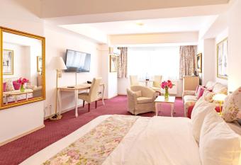 Bucur Accommodation allows 18 year olds to book a room