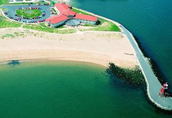 The Little Haven Hotel has Balcony rooms