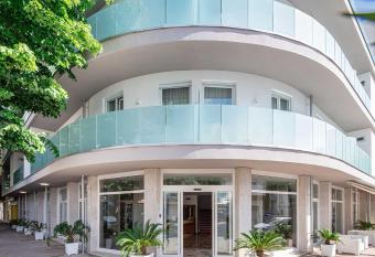 Hotel Centrale has Balcony rooms