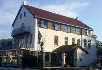 Zorn Hotel Duinlust allows 18 year olds to book a room