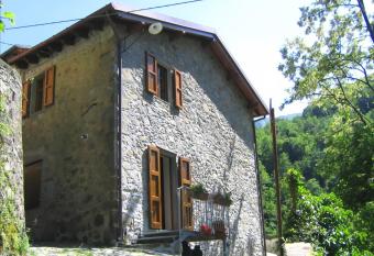Casa Marta has Balcony rooms