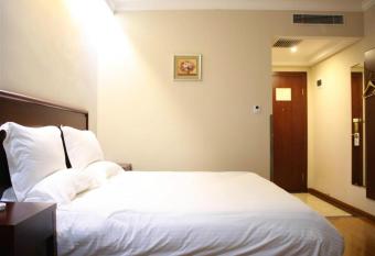 GreenTree Inn Beijing East Yizhuang District Second Kechuang Street Express Hotel allows 18 year olds to book a room