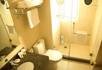 GreenTree Inn Tianjin Wuqing Jingbin Industrial Park Chengwang Road Express Hotel allows 18 year olds to book a room