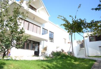 Honey Home by KOSTOSKI INN has Balcony rooms