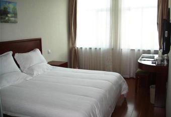 GreenTree Inn Shanghai Sijing Songjiang Steel City Express Hotel allows 18 year olds to book a room