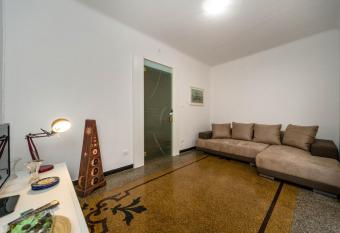 Appartamento Spianata Castelletto allows 18 year olds to book a room