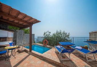 Casa Mare allows 18 year olds to book a room