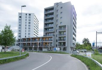 Hotel Swiss Bellevue allows 18 year olds to book a room