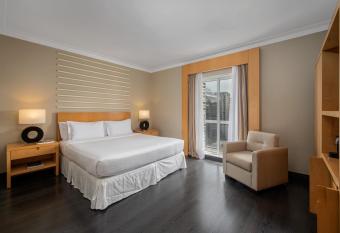 Intercity S  o Paulo Paulista has rooms with a private hot tub