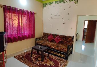 Shree Hari Guest House has Balcony rooms