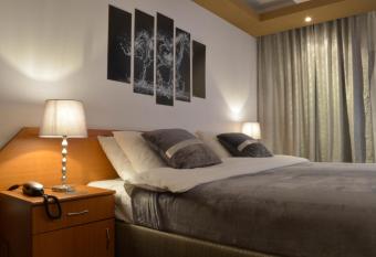 Alimar has Balcony rooms