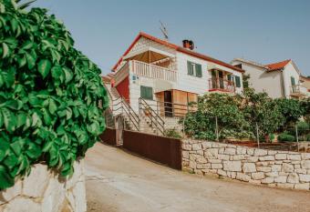 Apartments Doulos has Balcony rooms