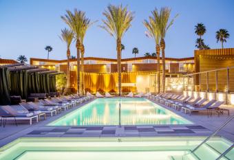 ARRIVE Palm Springs has Balcony rooms