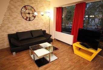 Art City Studio Kassel allows 18 year olds to book a room