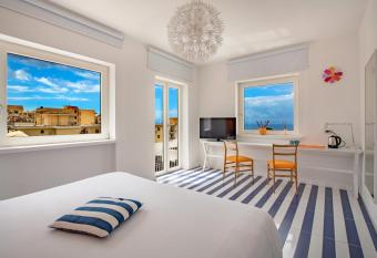 3 Suites View has Balcony rooms