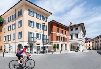 Chery Bed & Breakfast allows 18 year olds to book a room